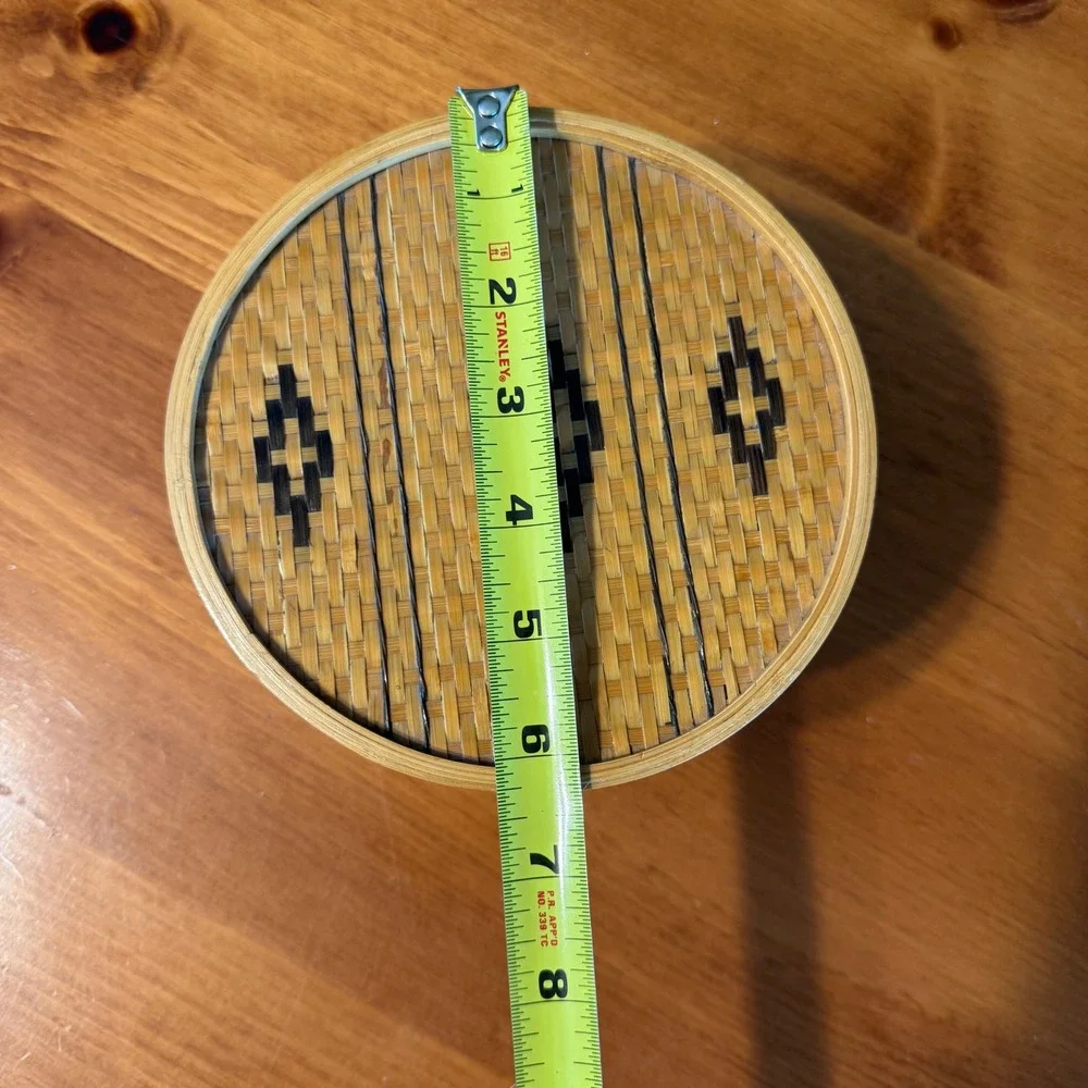 N/A handwoven round